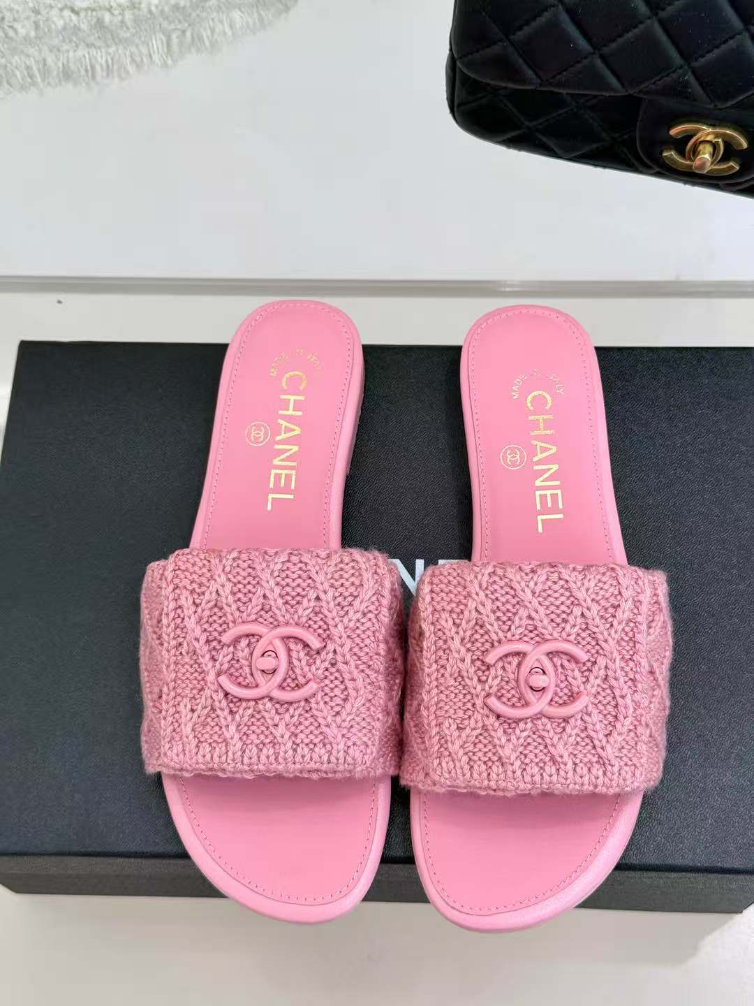 CHANEL-OP-FLAT