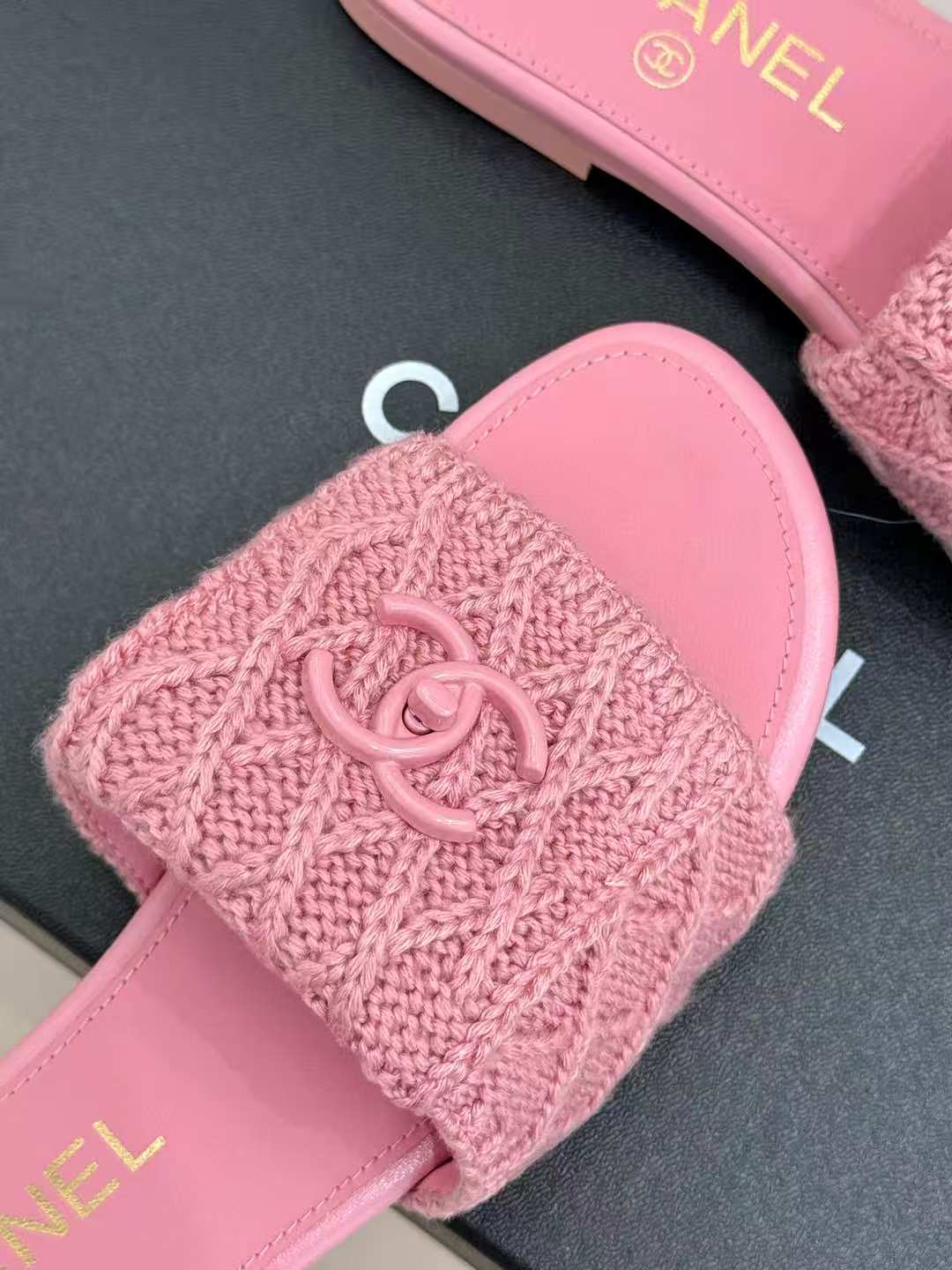 CHANEL-OP-FLAT