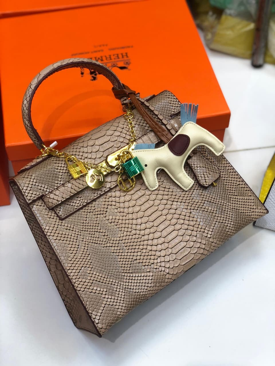 HERMES-OP-KELLY