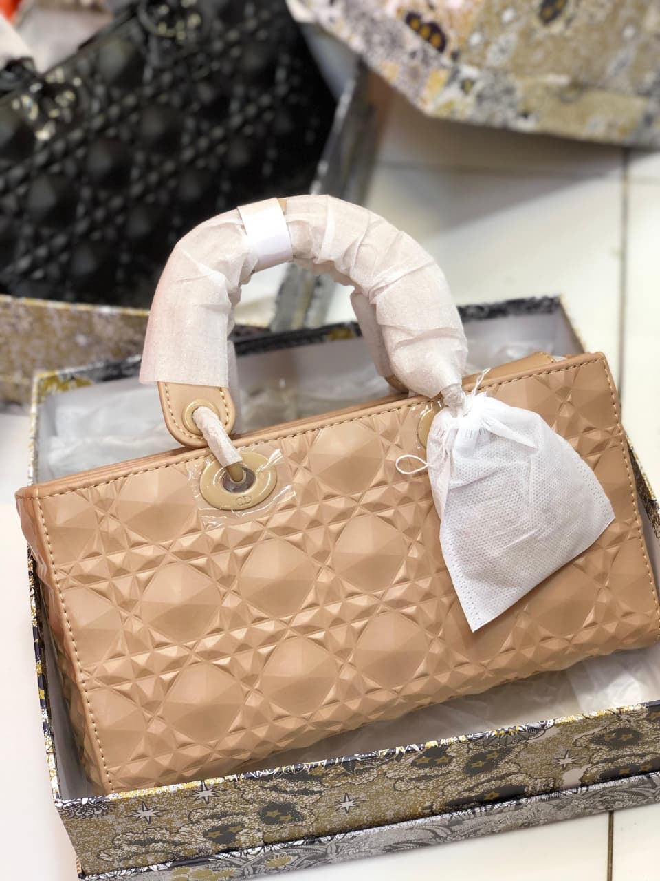 OP-DIOR-29