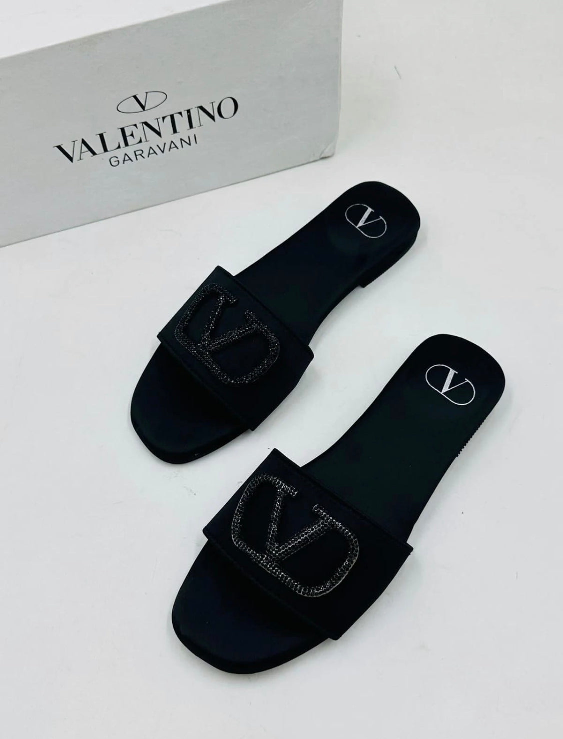 VALENTINO FLAT