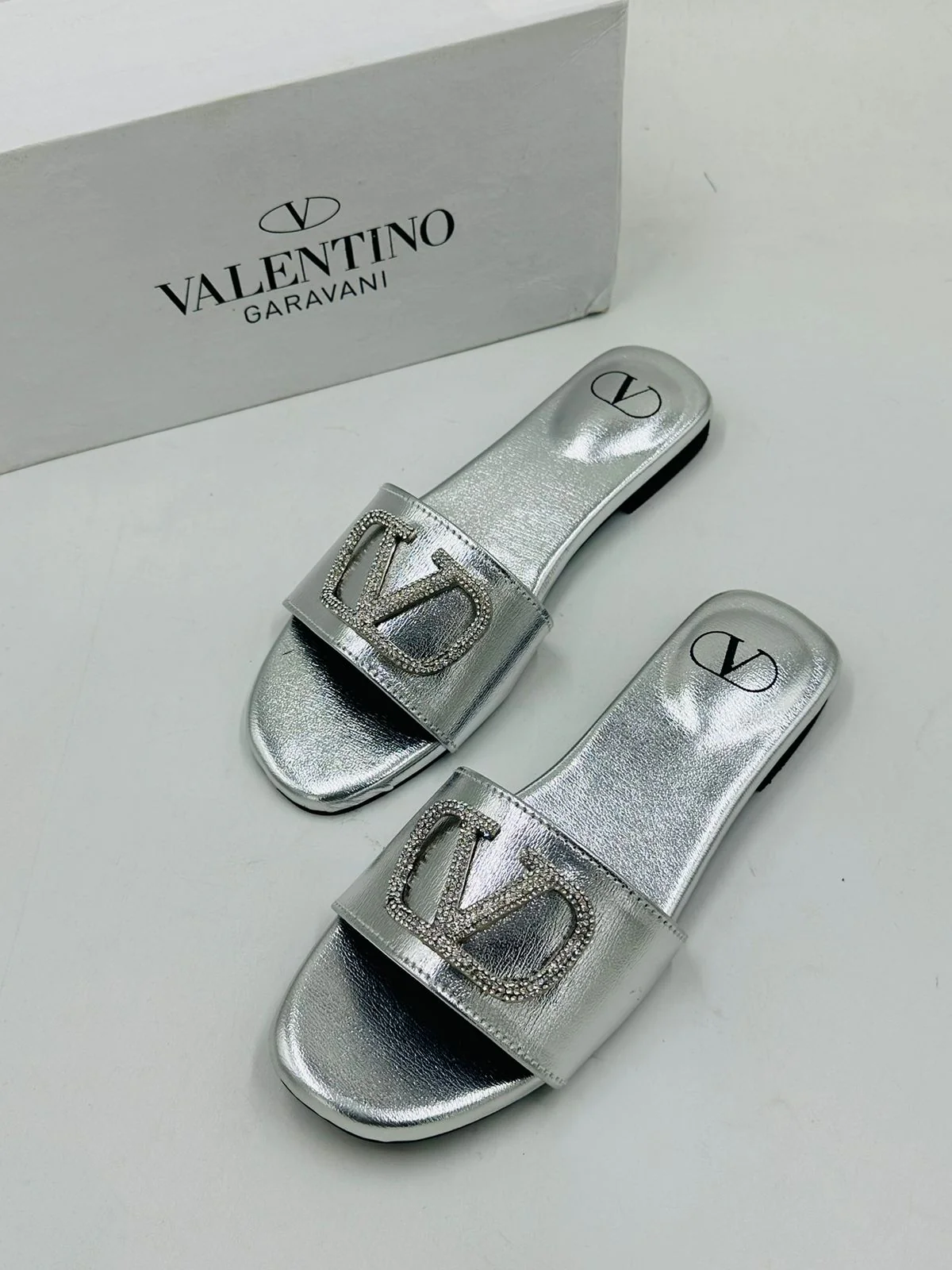 VALANTINO SILVER FLAT