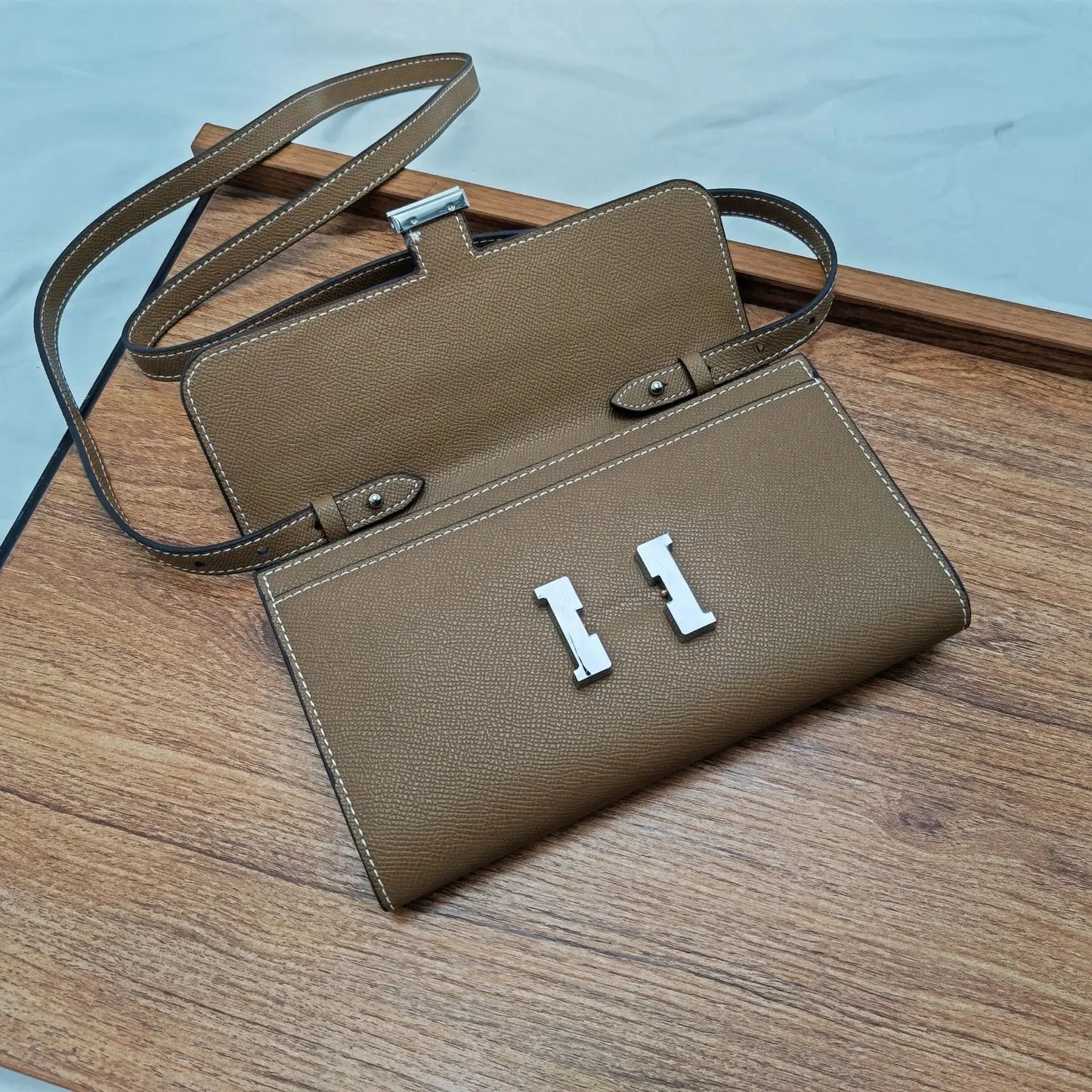 Palm-Hrms-wallet