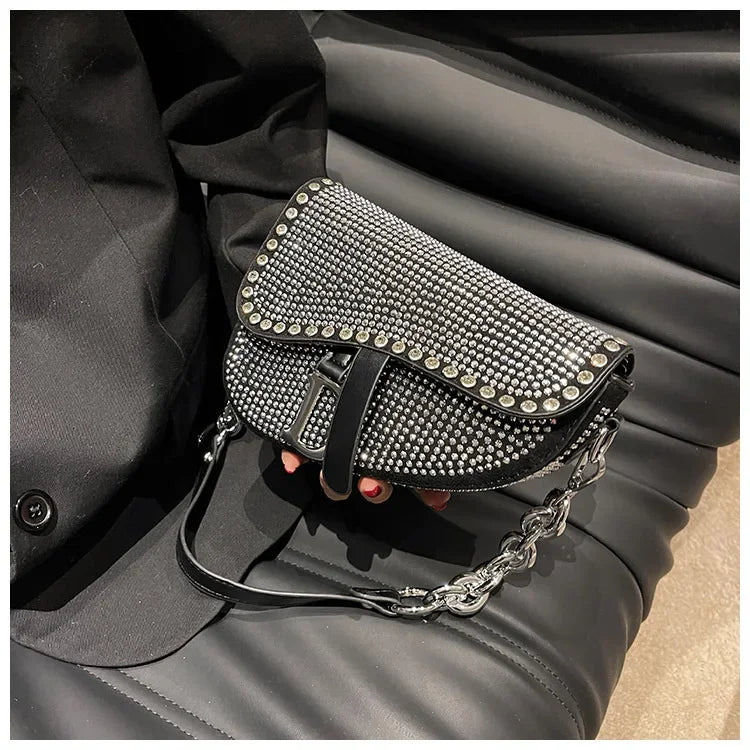 Aslant-Saddle-Bag
