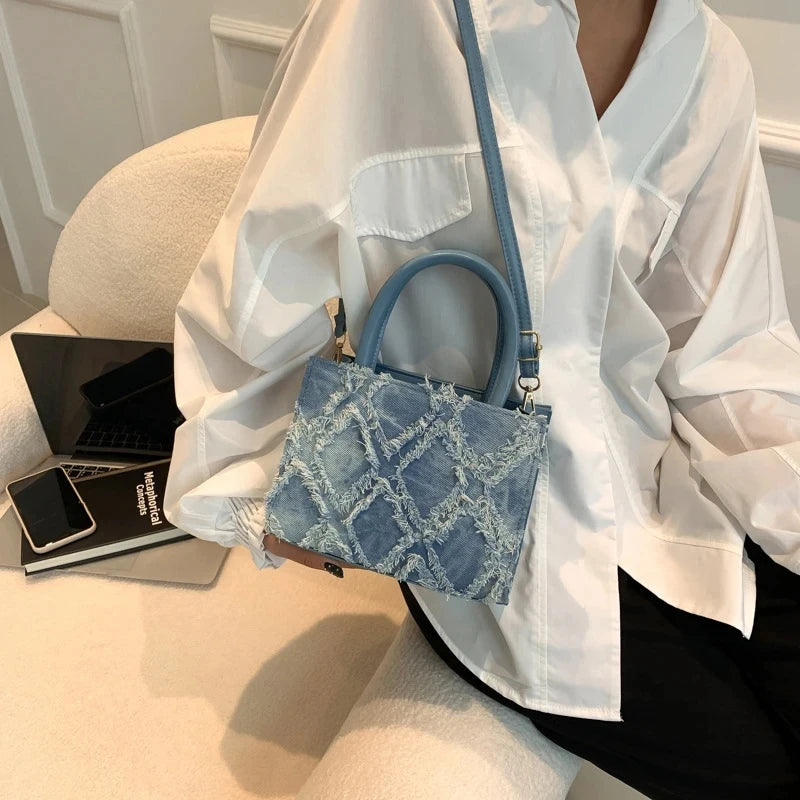 DENIM MESSENGER BAG