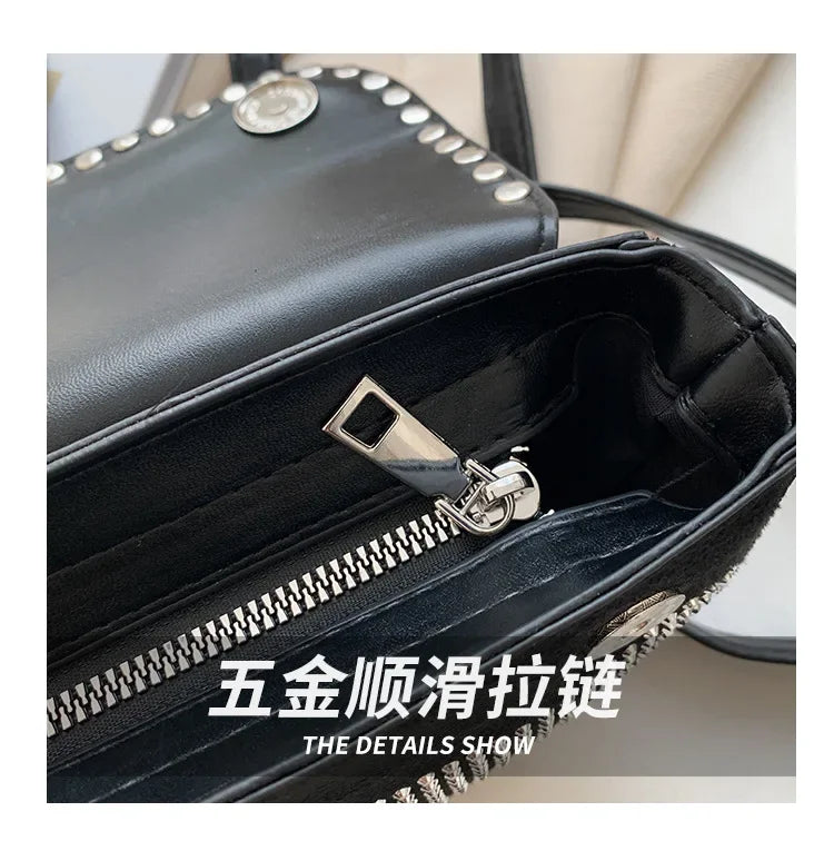 Aslant-Saddle-Bag