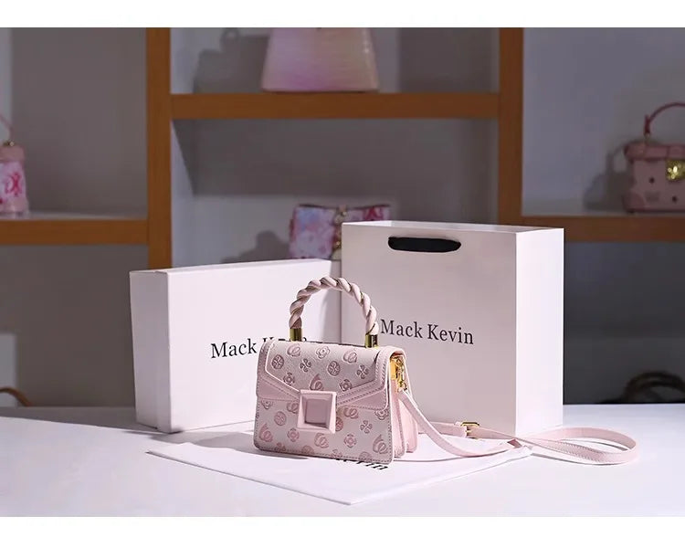 DELICATE HANDHELD BAG