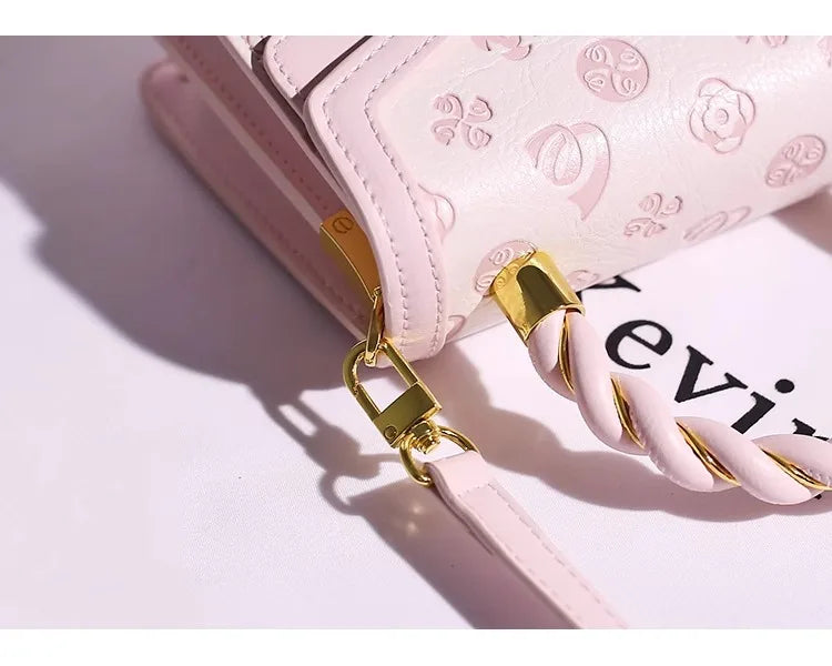 DELICATE HANDHELD BAG