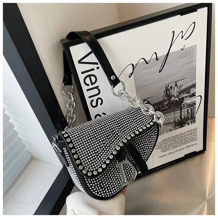 Aslant-Saddle-Bag