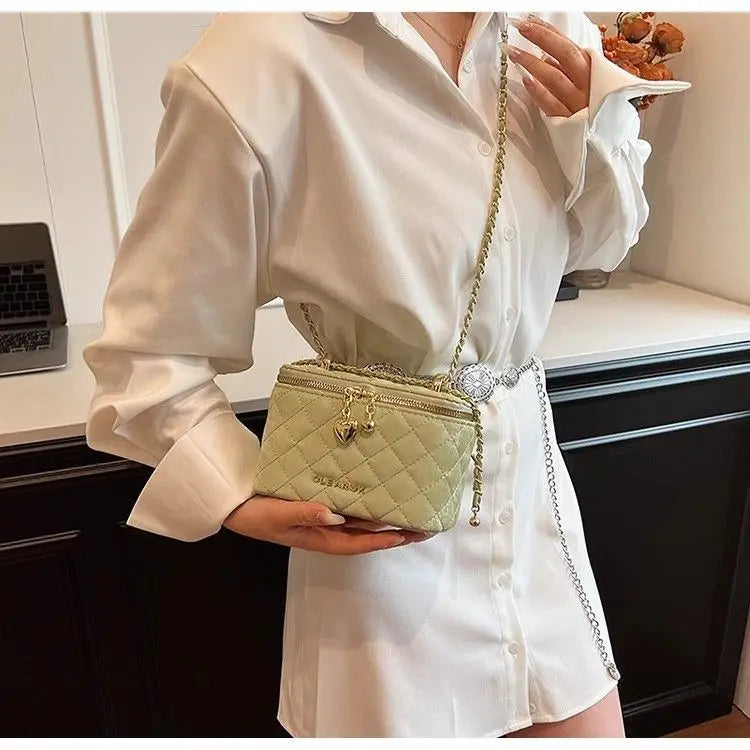 GENEROUS DIAMOND TOTE BAG
