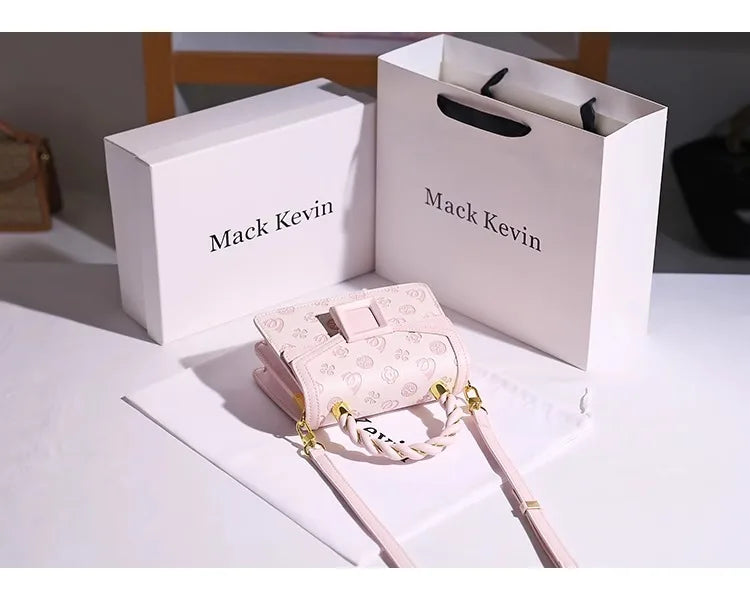 DELICATE HANDHELD BAG