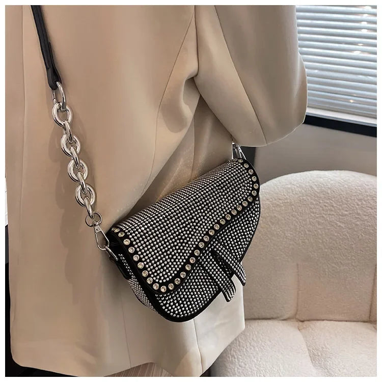 Aslant-Saddle-Bag