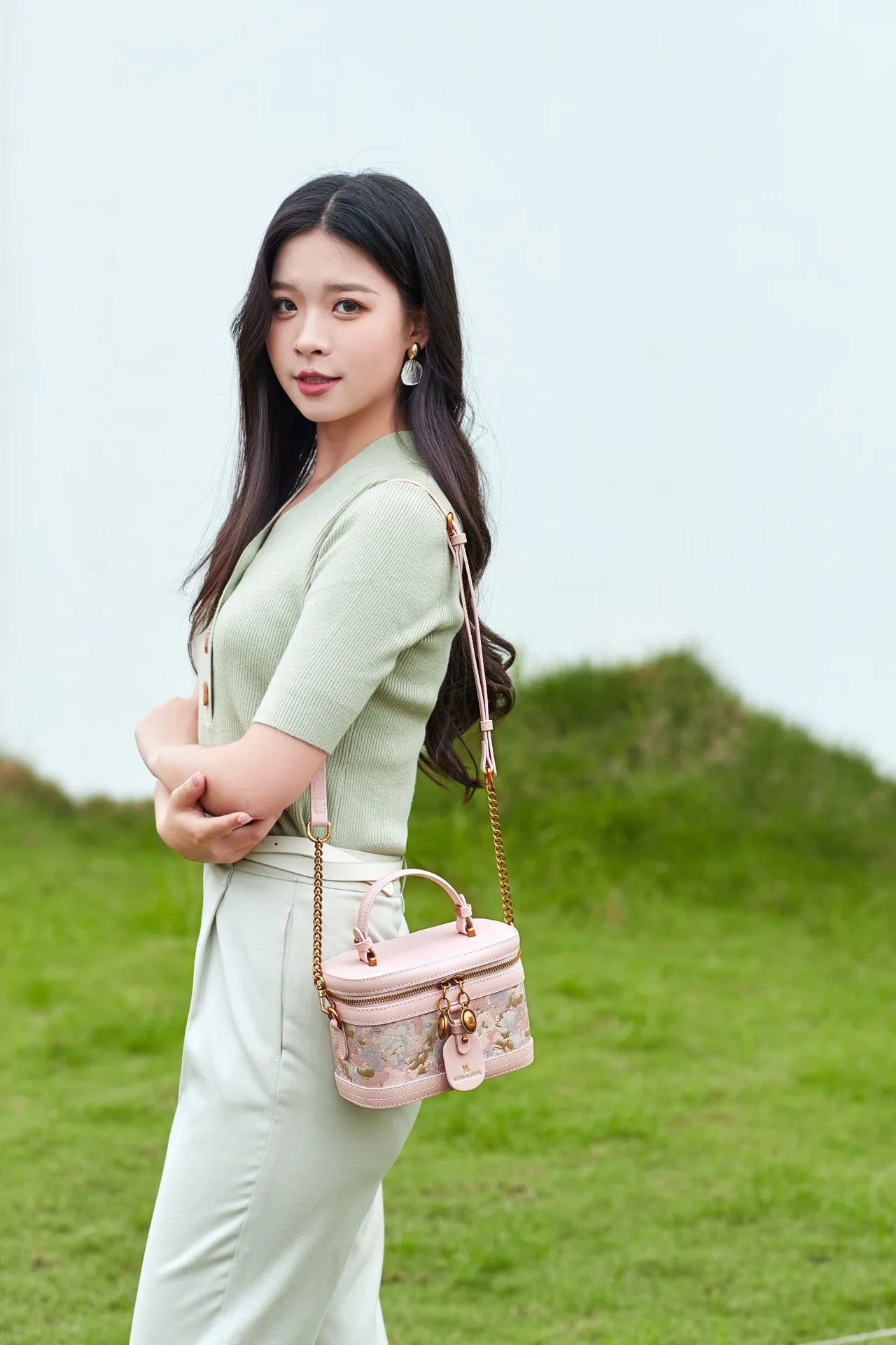 CHINESE STYLE PINK EMBOSSED BAG