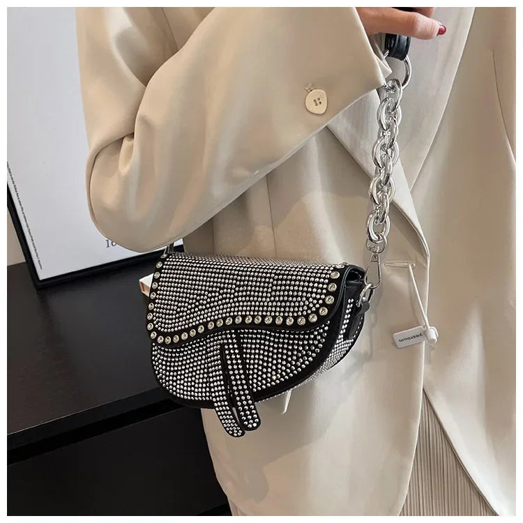 Aslant-Saddle-Bag