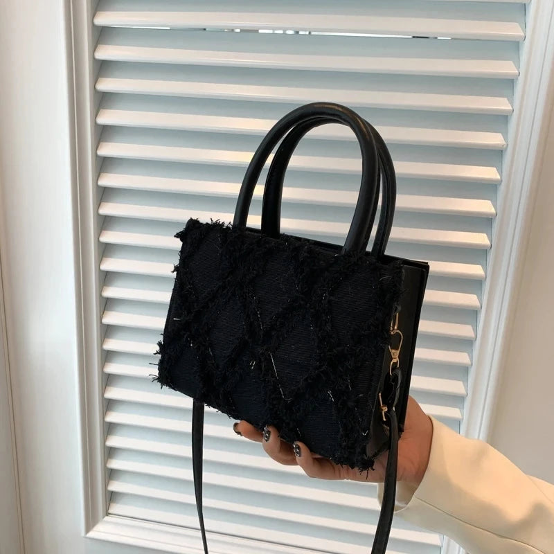 DENIM MESSENGER BAG