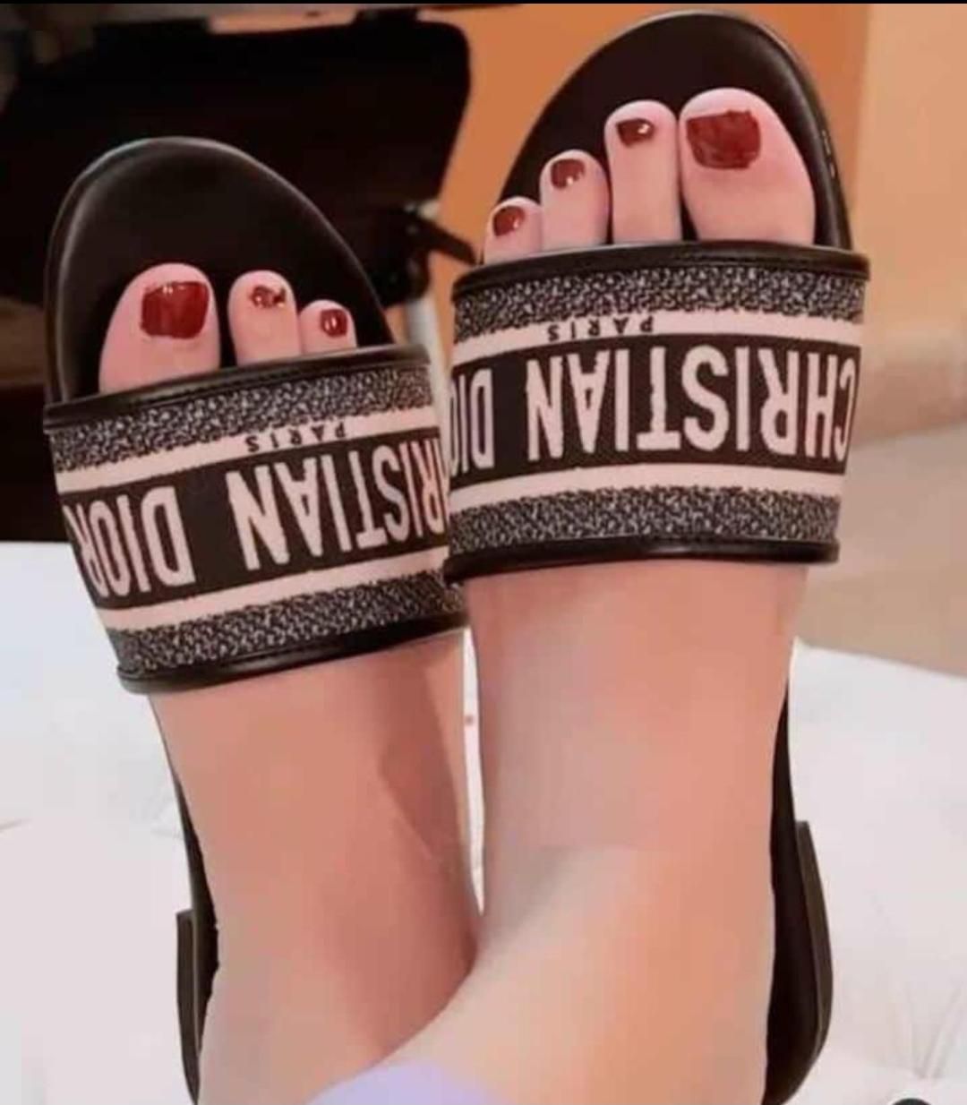 DIOR-FLAT-5
