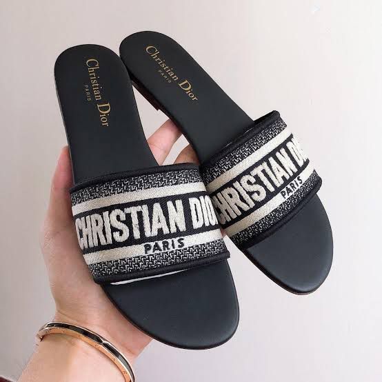 DIOR-FLAT-5