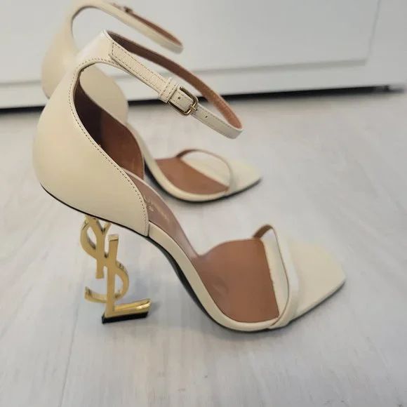 YSL HEEL C17