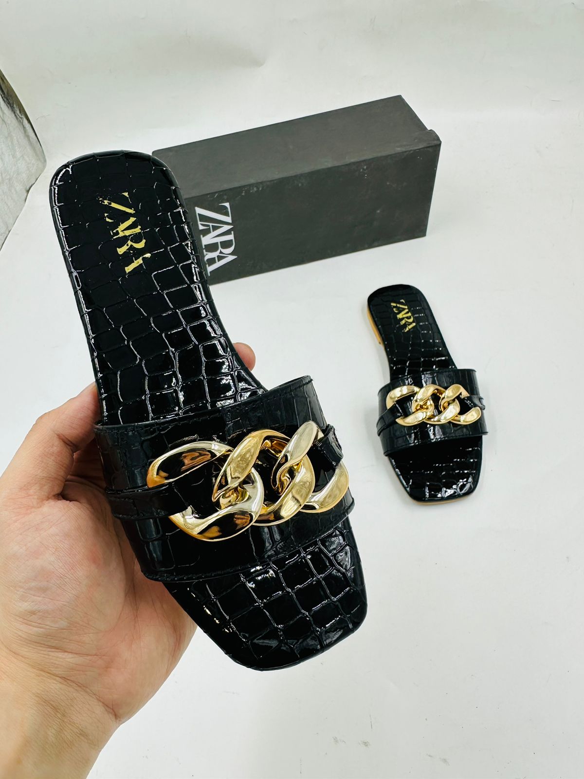 ZARA FLAT 2