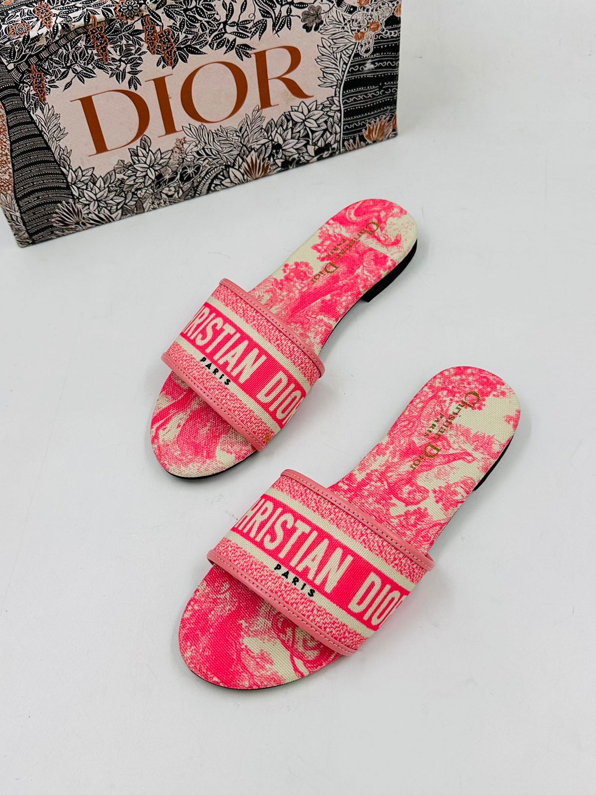 DIOR-FLAT-998