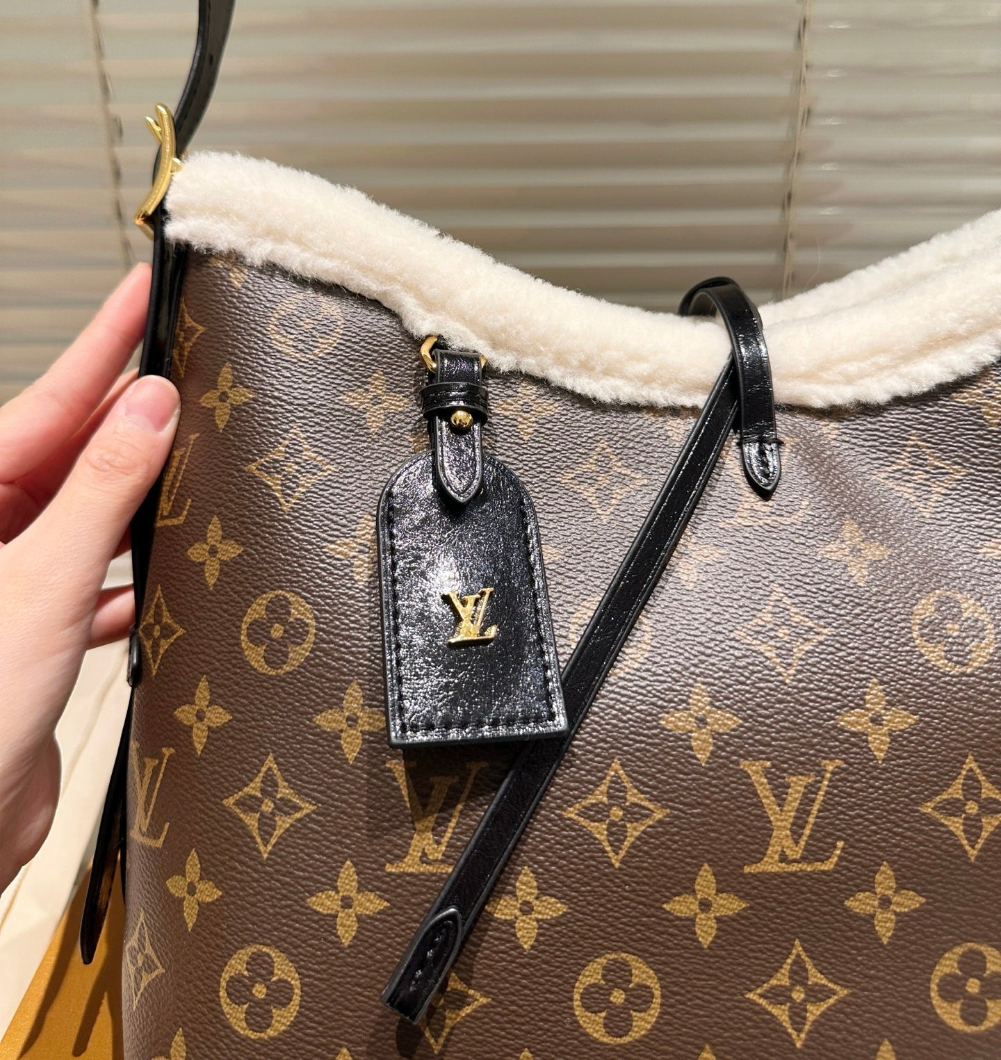 OP-LV-CARRYALL