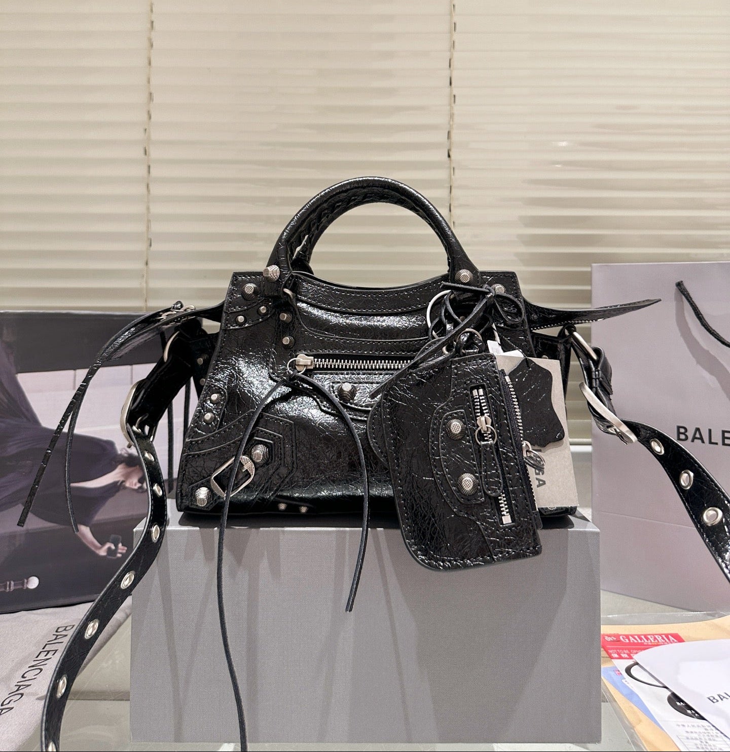 OP-BALENCIAGA-MINI CITY