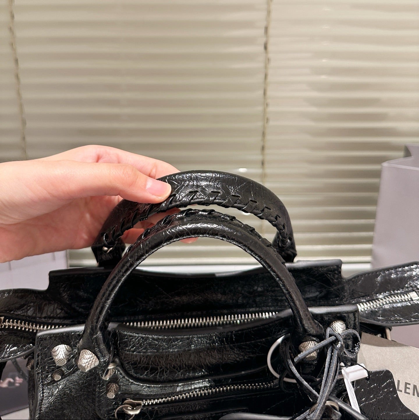 OP-BALENCIAGA-MINI CITY