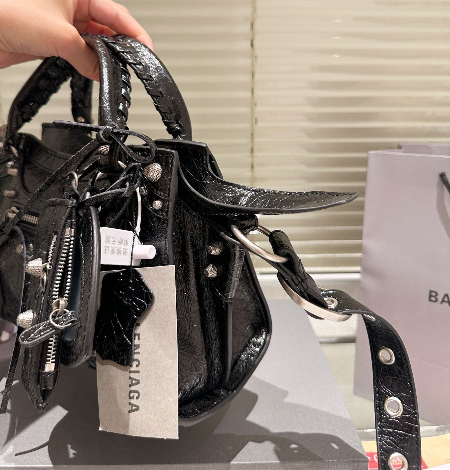 OP-BALENCIAGA-MINI CITY