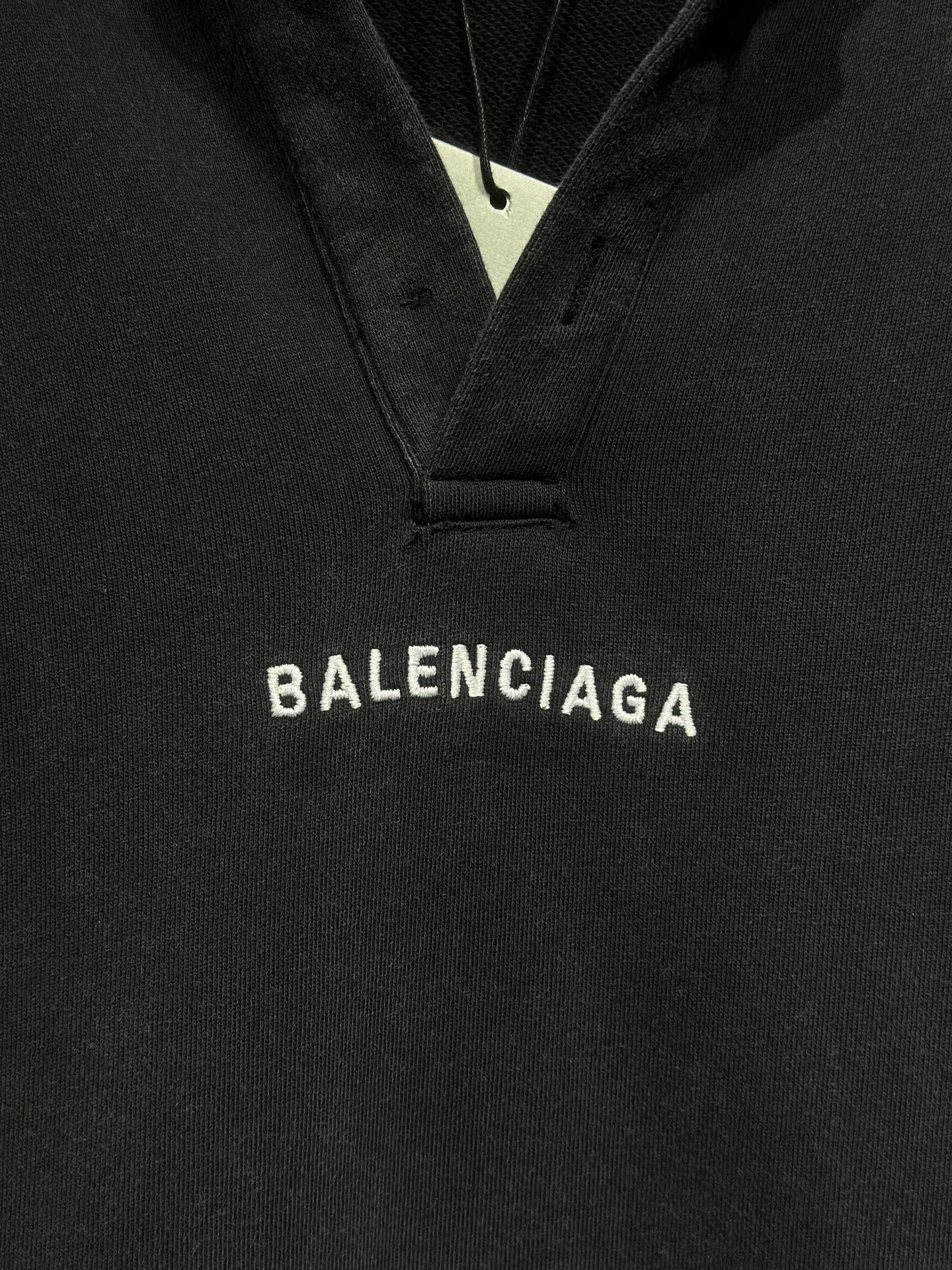 OP-BALENCIAGA-TAJIMA
