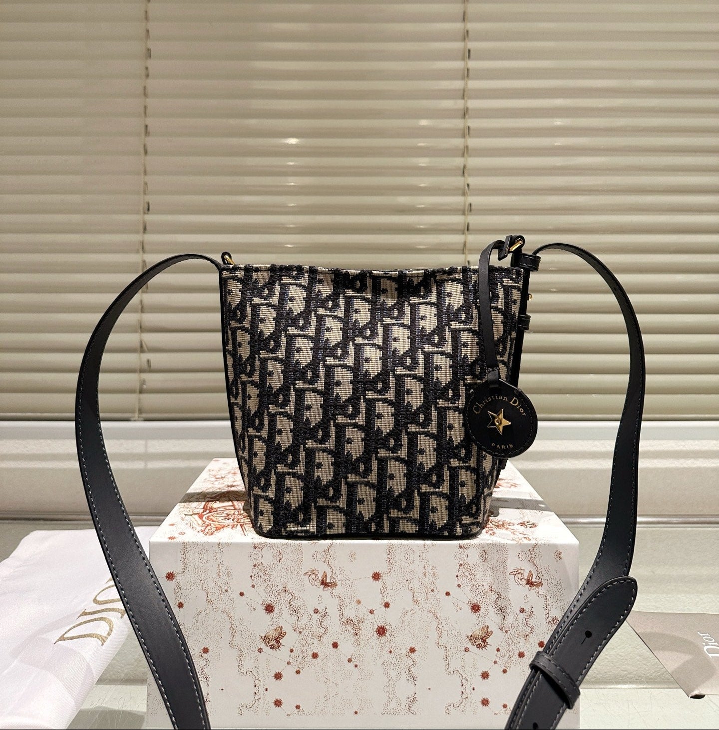 OP-DIOR-MINI BUCKET
