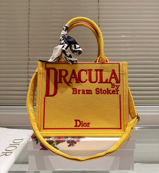 OP-DRACULA-DIOR