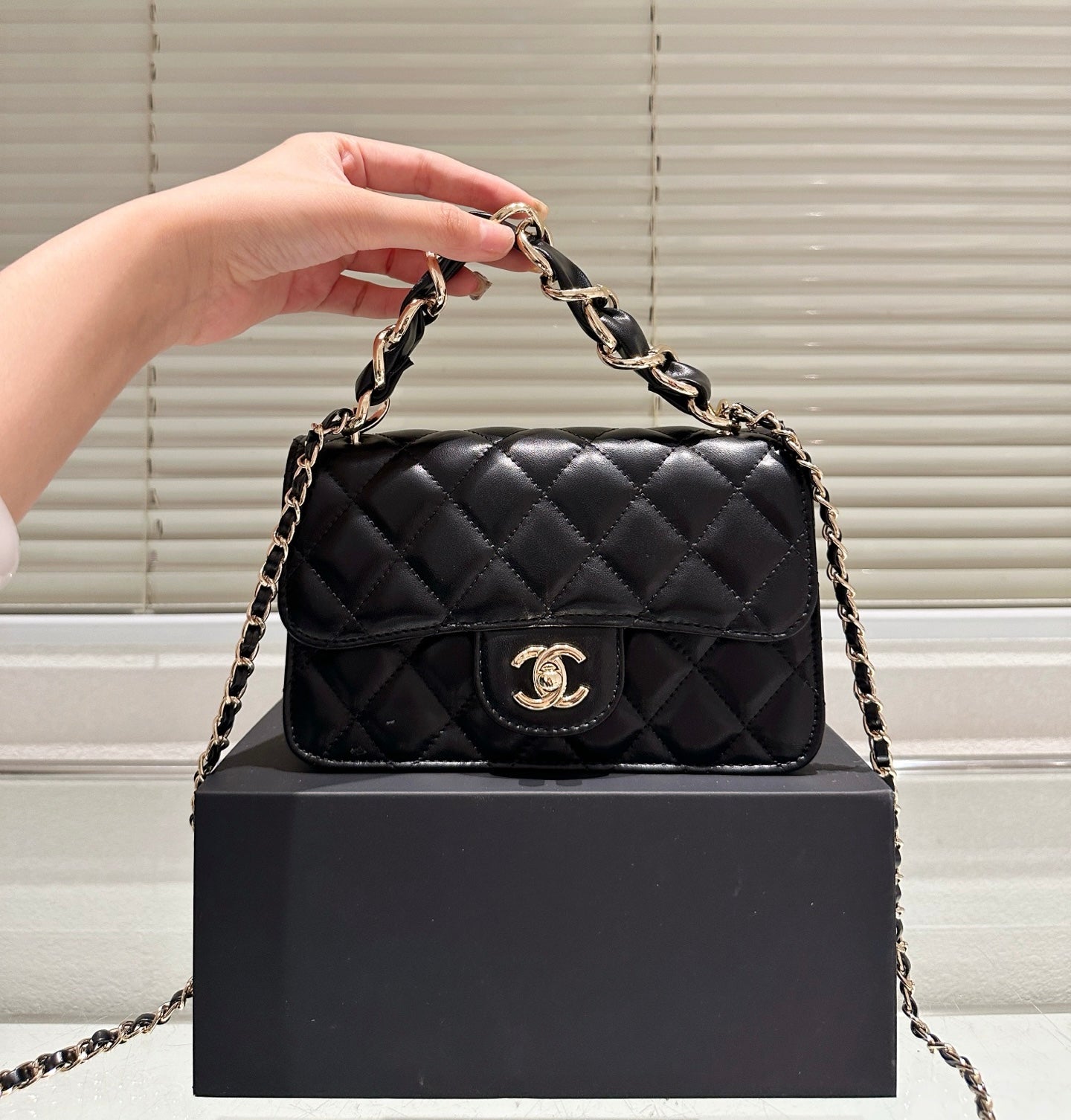 CHANEL-OP-FLAP