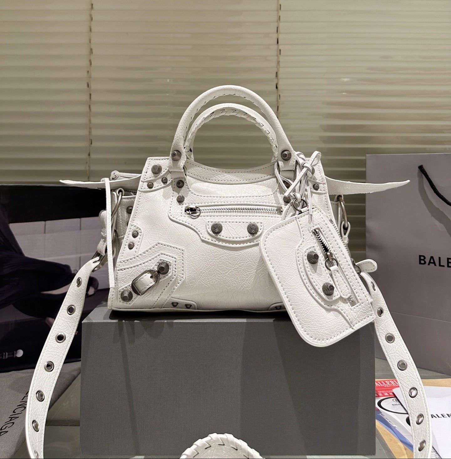 OP-BALENCIAGA-MINI CITY