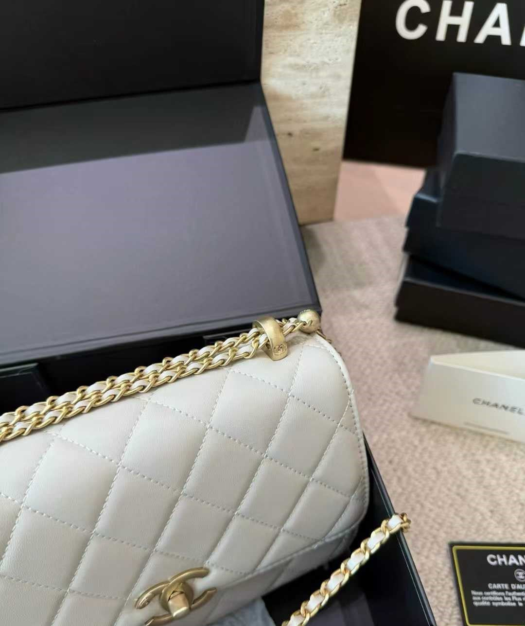 OP-CHANEL-GOLD PEARL