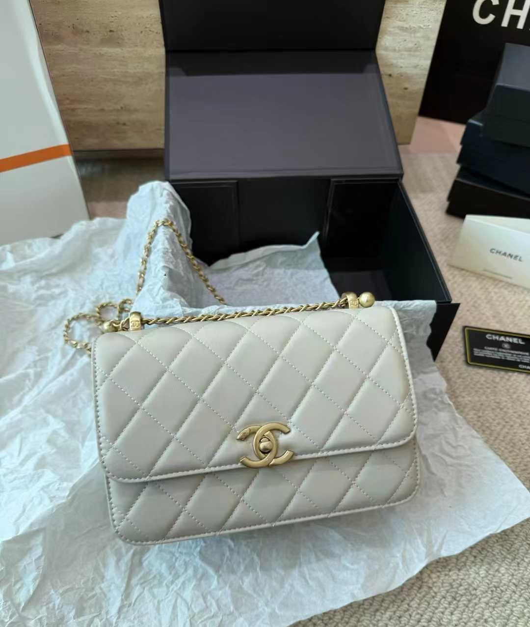 OP-CHANEL-GOLD PEARL