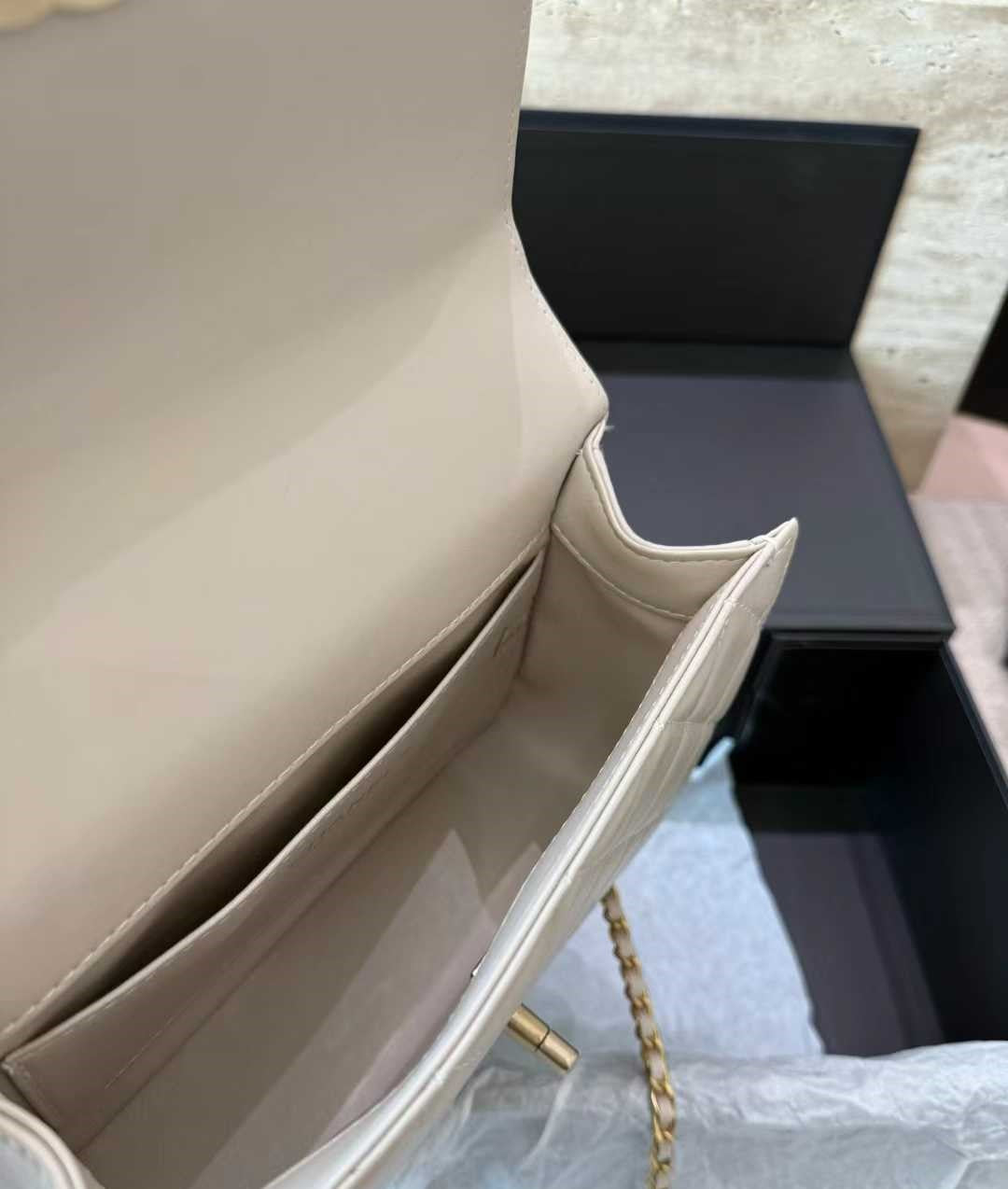 OP-CHANEL-GOLD PEARL