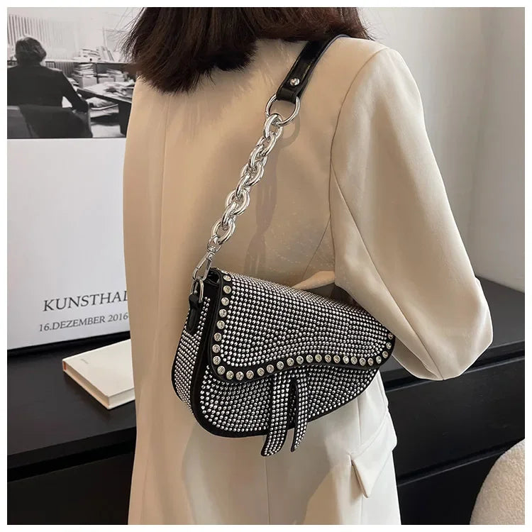 Aslant-Saddle-Bag