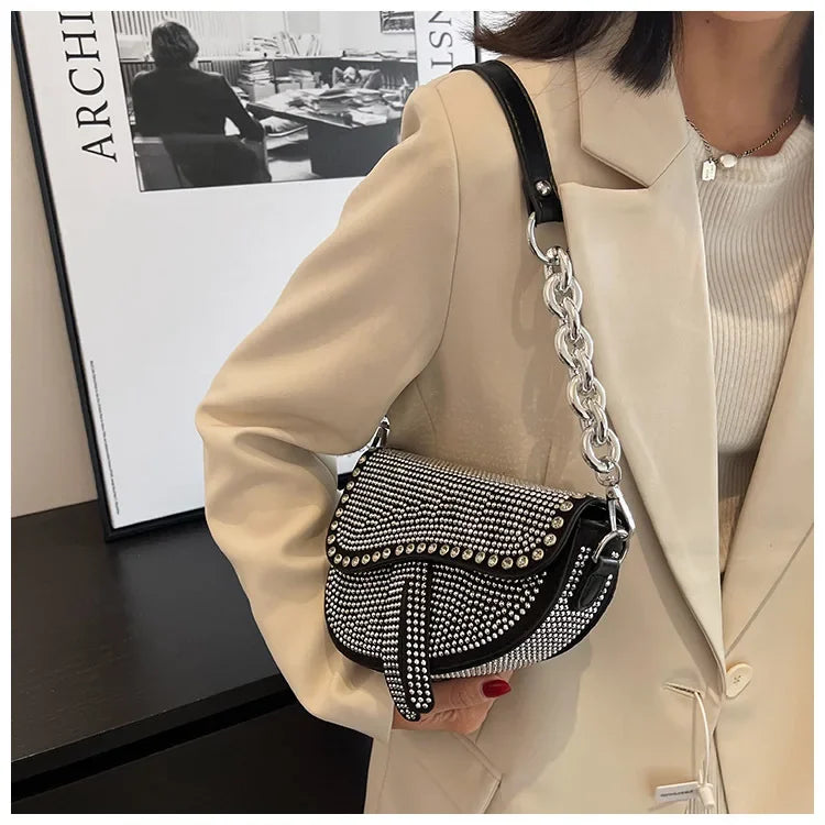 Aslant-Saddle-Bag