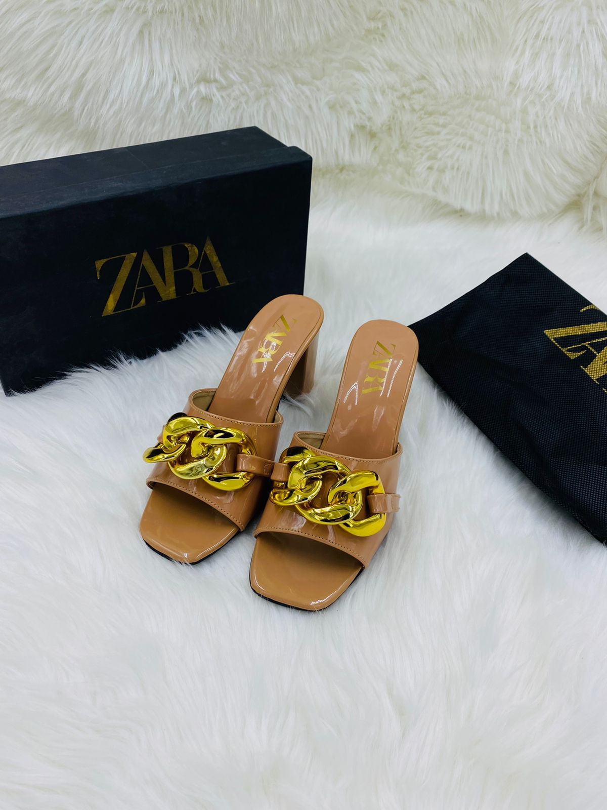 ZARA HEEL