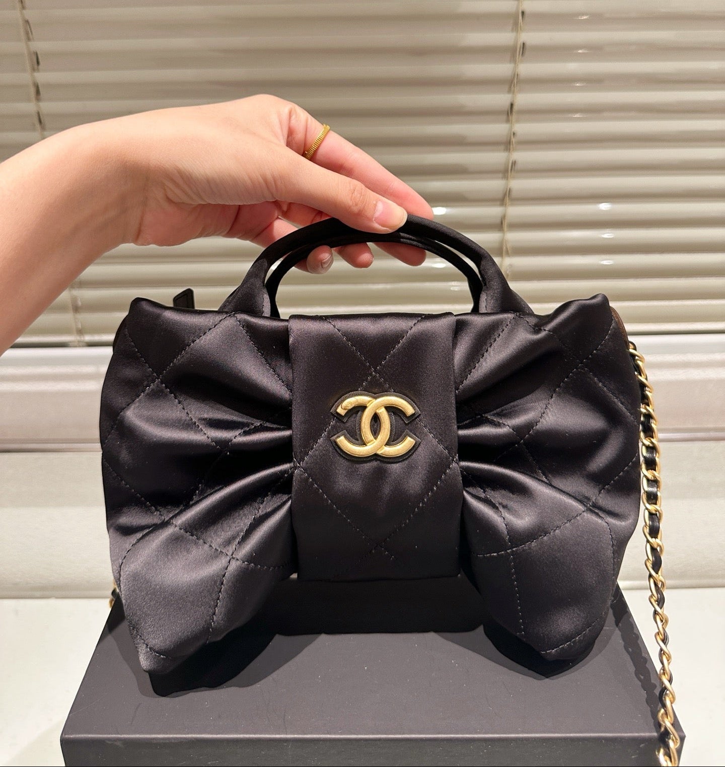 OP-CHANEL-BOW